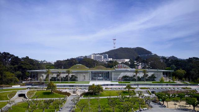 Exterior view of the California Academy of Sciences, San Francisco.